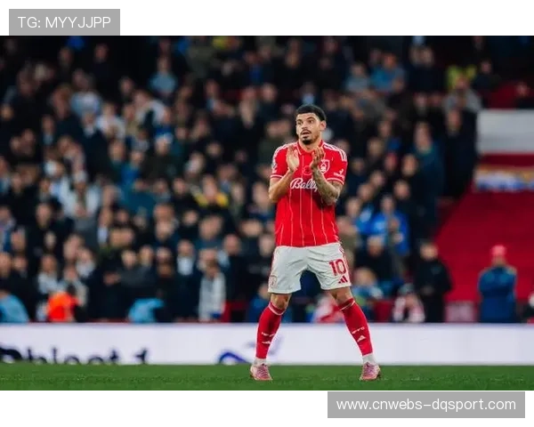 诺丁汉森林2-1逆转西汉姆联，吉布斯-怀特点射绝杀助球队逃离降级区